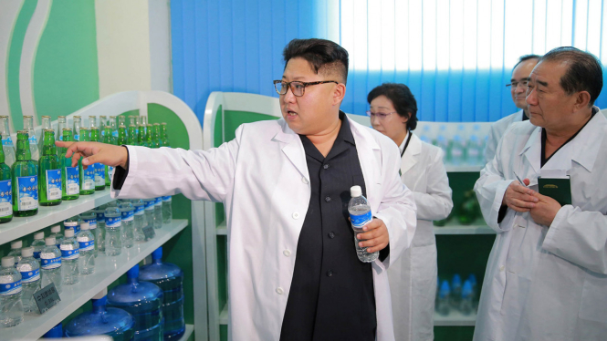 Kim Jong Un Tinjau Pabrik Air Mineral