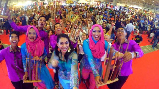 Tim Rumah Angklung dari Jakarta tampil mempesona di Festival dell’Oriente di Kota Bari dari 30 September hingga 1 Oktober 2016.