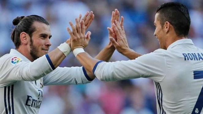 Pemain Real Madrid, Gareth Bale (kiri) dan Cristiano Ronaldo (kanan)
