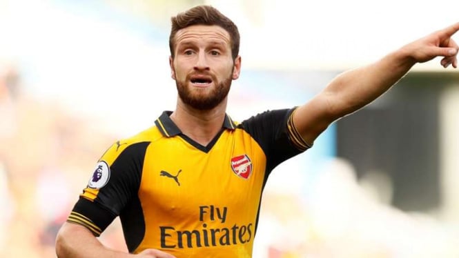 Bek Arsenal, Shkodran Mustafi