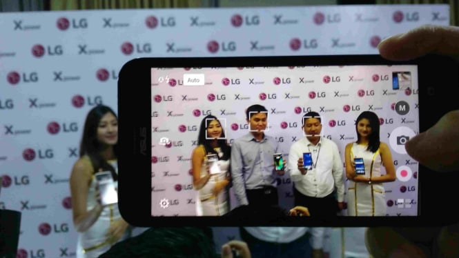 LG meluncurkan X Power di Indonesia