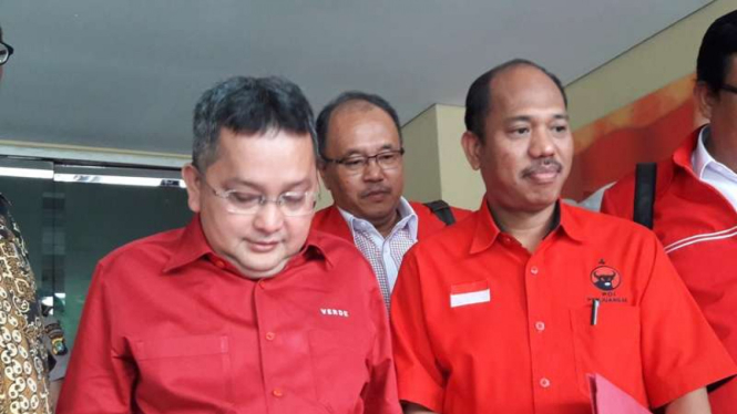 Politisi PDIP Trimedya Pandjaitan Cs Lapor Polda Metro Jaya.