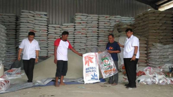 Lokasi pengerebekan pengoplosan beras subsidi di Jakarta Timur