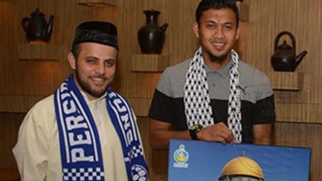 Kiper Persib Bandung, Muhammad Natsir (kanan)