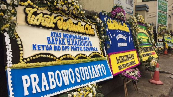 Papan bunga turut berdukacita dari Prabowo atas meninggalnya Hairudin