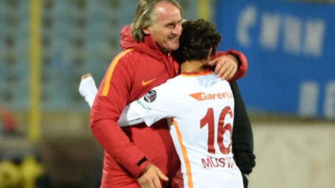 MUstafa Kapi (kanan) bocah 14 tahun yang debut bersama tim senior Galatasaray.