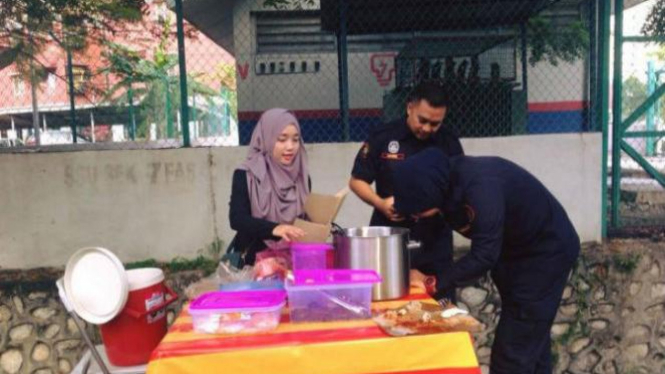 Jual Nasi Lemak Wanita Ini Bisa Kantongi Omzet Rp 1 3 Miliar Sebulan Ternyata Ini Rahasianya Halaman All Tribun Kaltim