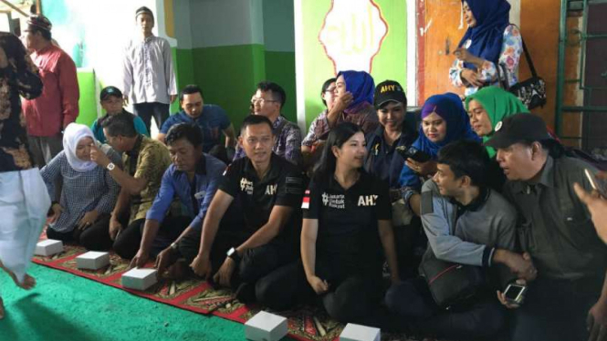 Agus Yudhoyono dan Annisa Pohan di Rusun Koja, Jakarta
