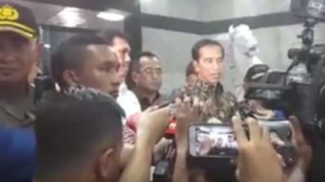 Presiden Joko Widodo saat penggerebekan kasus pungli Kemenhub, Selasa, 11 Oktober 2016.