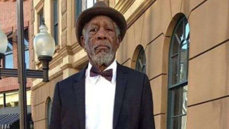 Morgan Freeman Hadiri Perayaan Asyura di Masjid London