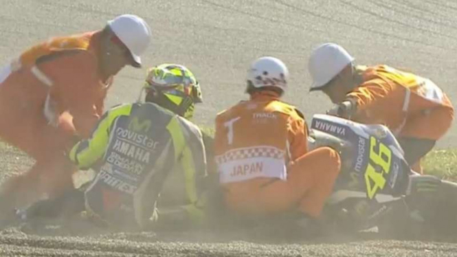 Valetino Rossi terjatuh di Sirkuit Motegi, Jepang