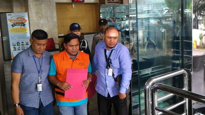 Kepala Bidang Pemasaran Dinas Pariwisata Kebumen Sigit Widodo, ditahan KPK. 
