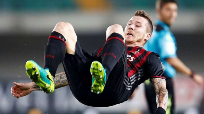 Selebrasi pemain AC Milan, Juraj Kucka