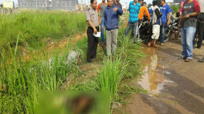 Korban tewas ditemukan di dalam selokan