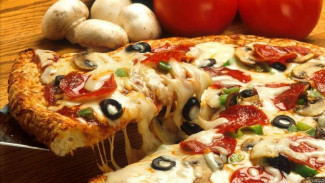 Menang Pizza Setahun, Penderita Kanker Sumbangkan Hadiah