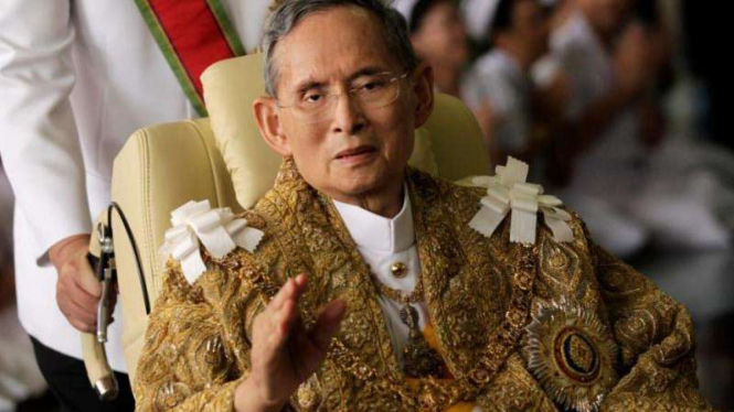 Mendiang Raja Thailand Bhumibol Adulyadej wafat pada usia ke-88 tahun.