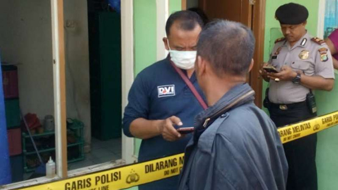 Polisi sterilkan lokasi temuan mayat wanita muda di Cilodong Depok.