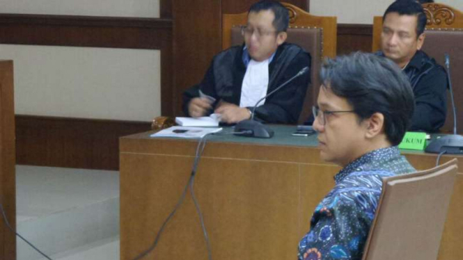 Terdakwa penyuap hakim di Pengadilan Negeri Jakarta Pusat, Raoul Adhitya Wiranatakusumah.