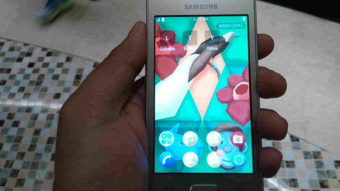 Samsung Z2, ponsel pintar bersistem operasi Tizen