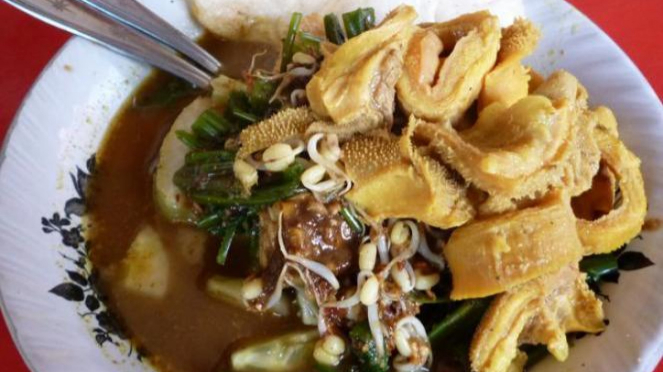 Rujak soto.