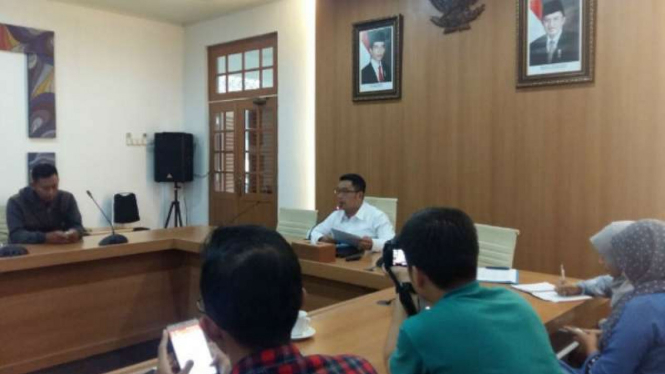 Wali Kota Bandung Ridwan Kamil saat konferensi pers