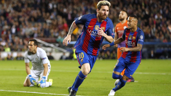 Pemain Barcelona, Lionel Messi (tengah)