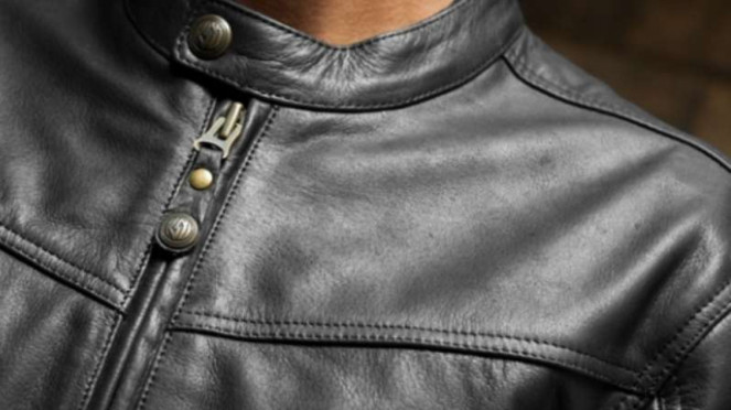Jaket kulit untuk berkendara motor. Jaket kulit untuk berkendara motor.