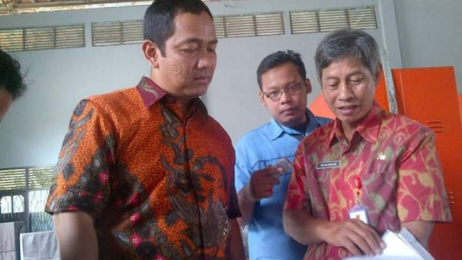 Wali Kota Semarang Hendar Prihadi saat sidak pelayanan uji kir di kantor Dishubkominfo.