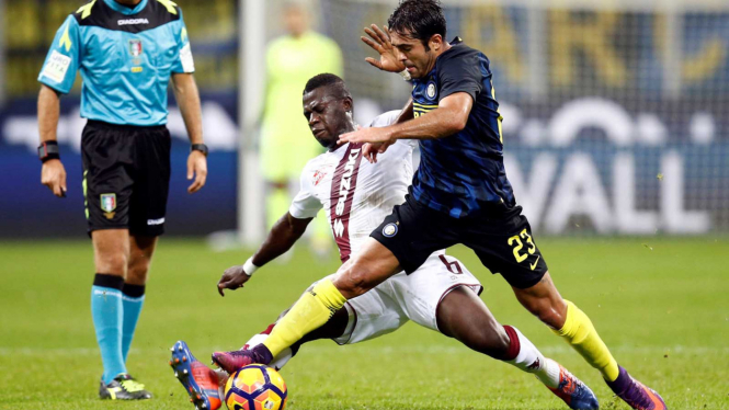 Striker Inter Milan, Eder (kanan).