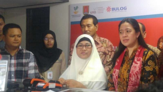 Menko PMK Puan Maharani resmikan e-Waroeng di Semarang.