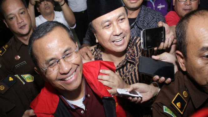 Mantan Menteri BUMN Dahlan Iskan ditahan 