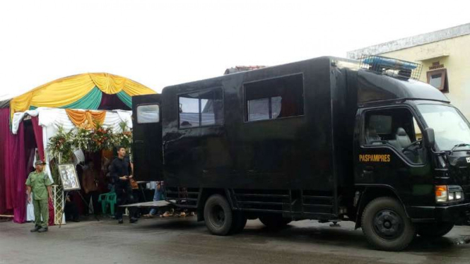 Truk Pasukan Pengamanan Presiden menjelang kedatangan Presiden Joko Widodo di sebuah pesta pernikahan di Kampung Lio, Pancoran Mas, Depok, pada Sabtu 29 Oktober 2016.