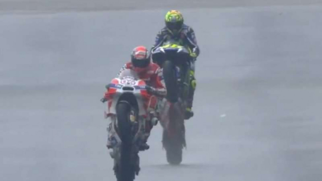 Pembalap MotoGP, Andrea Dovizioso dan Valentino Rossi