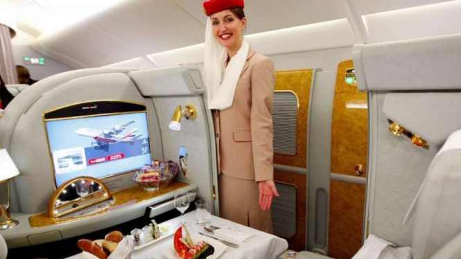 Kabin di maskapai penerbangan Emirates 