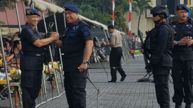  Kapolri Jenderal Tito Karnavian memimpin apel pengamanan Pilkada serentak 2017 