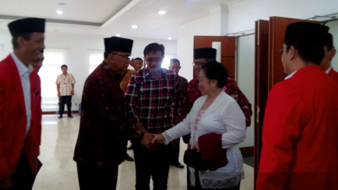 Megawati Soekarnoputri di kantor DPP PDI Perjuangan