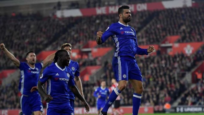 Striker Chelsea, Diego Costa (kanan).