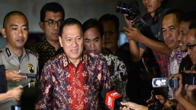 Gubernur Bank Indonesia Agus Martowardojo di Gedung KPK