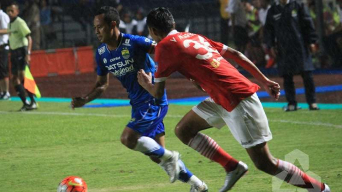 Pertandingan Persib Bandung kontra Persija Jakarta 