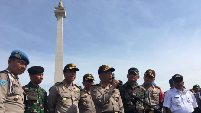 Tito Karnavian pimpin apel pengamanan kampanye Pilkada di Monas, (02/11).