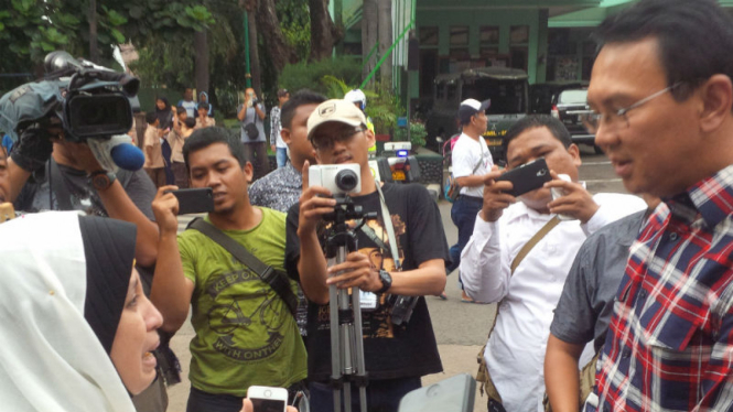 Calon Gubernur DKI Jakarta, Basuki Tjahaja Purnama saat blusukan