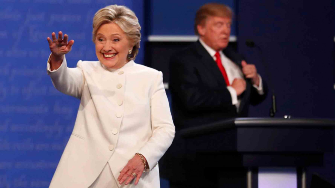 Capres AS, Hillary Clinton dan Donald Trump saat mengikuti debat ketiga di Las Vegas, Nevada, AS