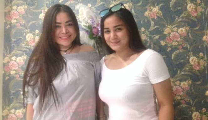 Annisa dan Juwita Bahar.