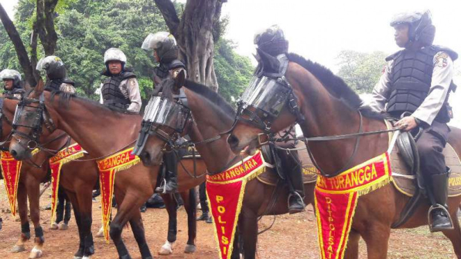 Pasukan berkuda amankan Istana Negara
