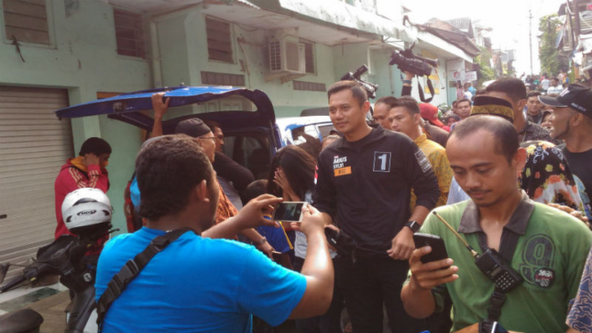 Cagub DKI Agus Yudhoyono kampanye di Cipete Utara