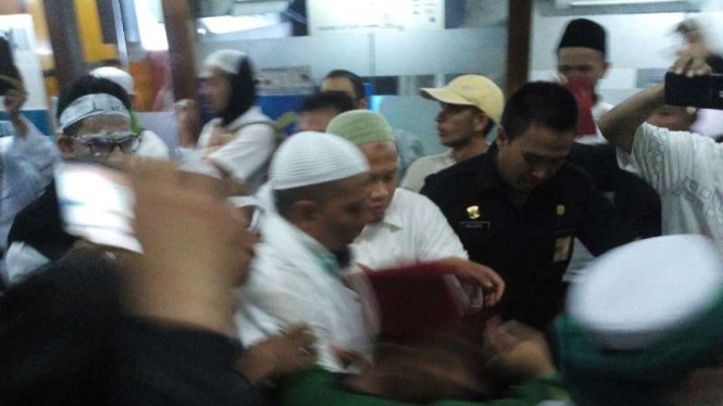 Ustaz Arifin Ilham dibawa ke RS Budi Kemuliaan
