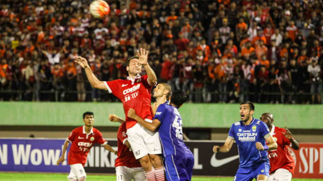 Persija Jakarta saat menghadapi Persib Bandung