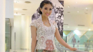 Sarwendah Kepincut Belajar Sulam Alis