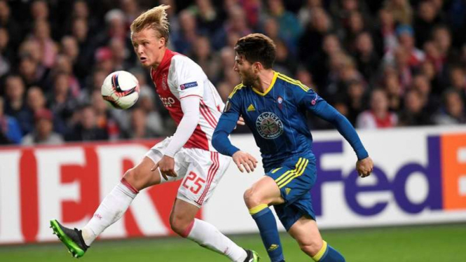 Striker Ajax Amsterdam, Kasper Dolberg saat melawan Celta Vigo