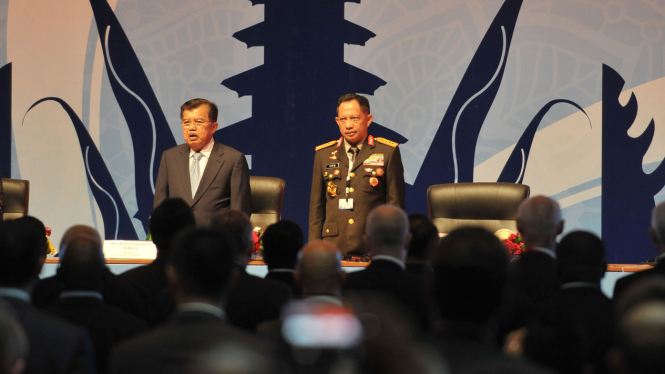 Wakil Presiden Jusuf Kalla dan Kapolri Jenderal Pol. Tito Karnavian di Sidang Umum Interpol